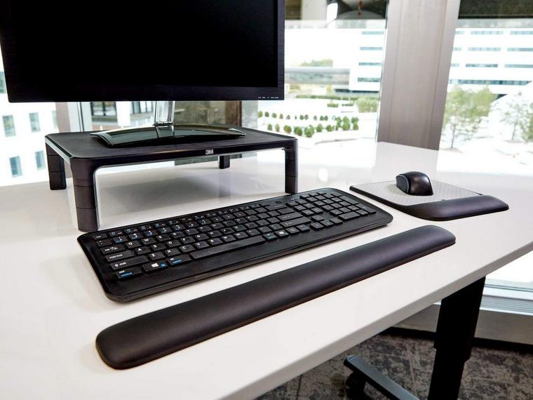 3M Gel Keyboard Wrist Rest - Image 2